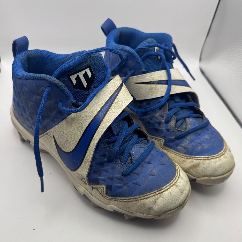 Nike Baseball Cleats - Boys Size 5 (Youth) - Blue & White